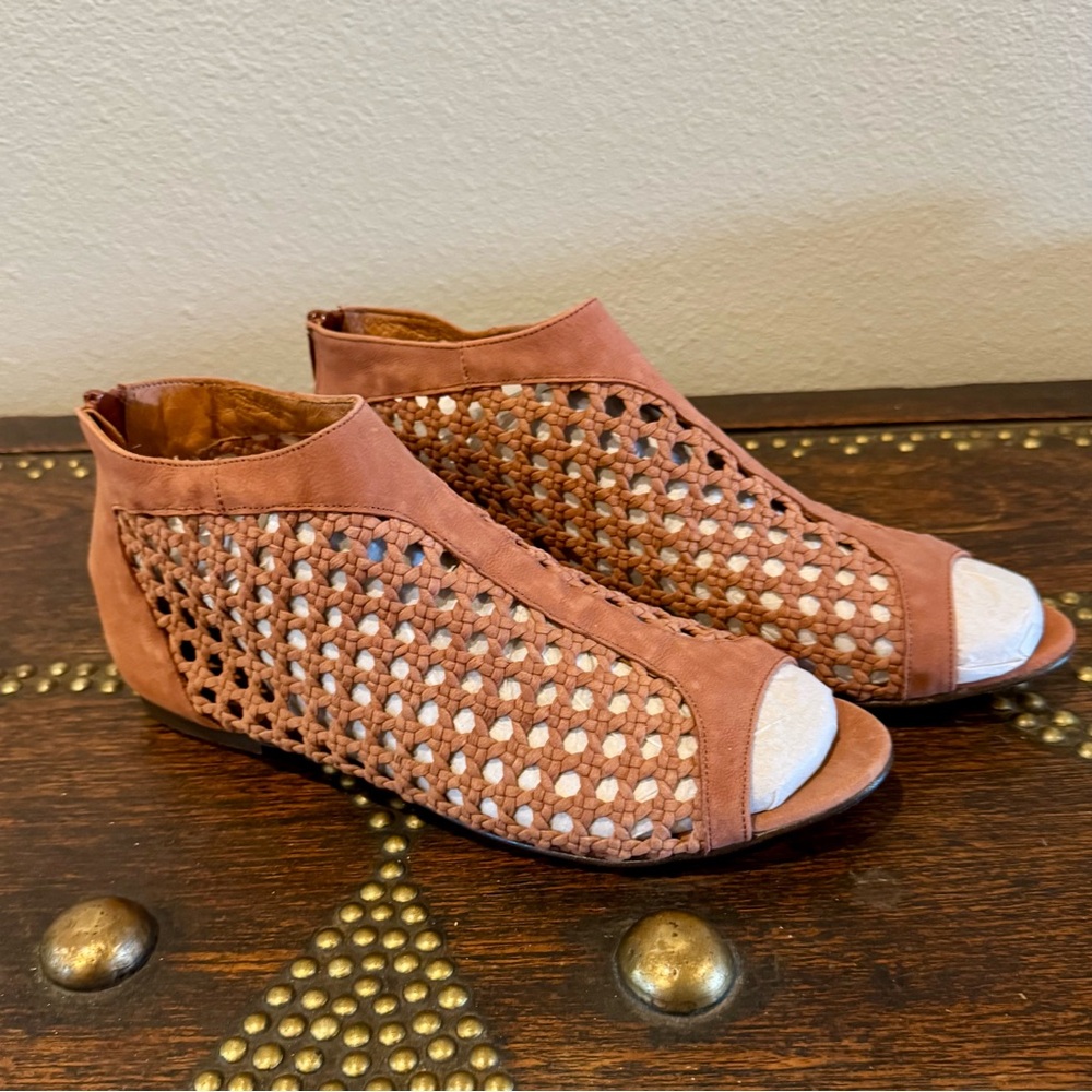 Sundance Woven Open-Toe Sandals in Rose and Cream